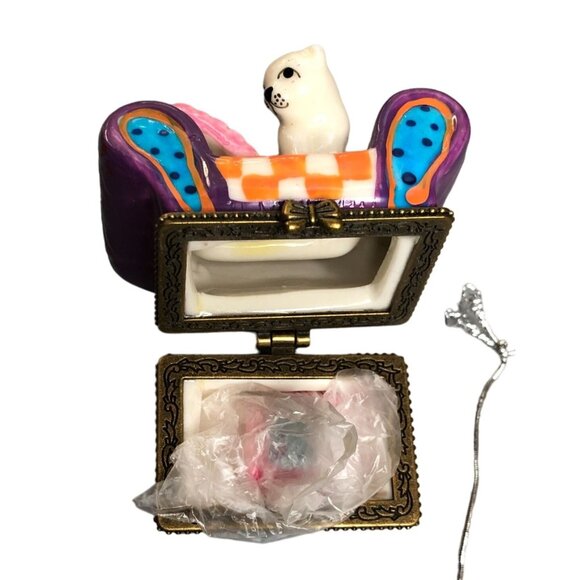 Gift Box Cat Chair Porcelain Hinged Trinket Present Jewelry Pill Purple Kitten - Picture 13 of 13